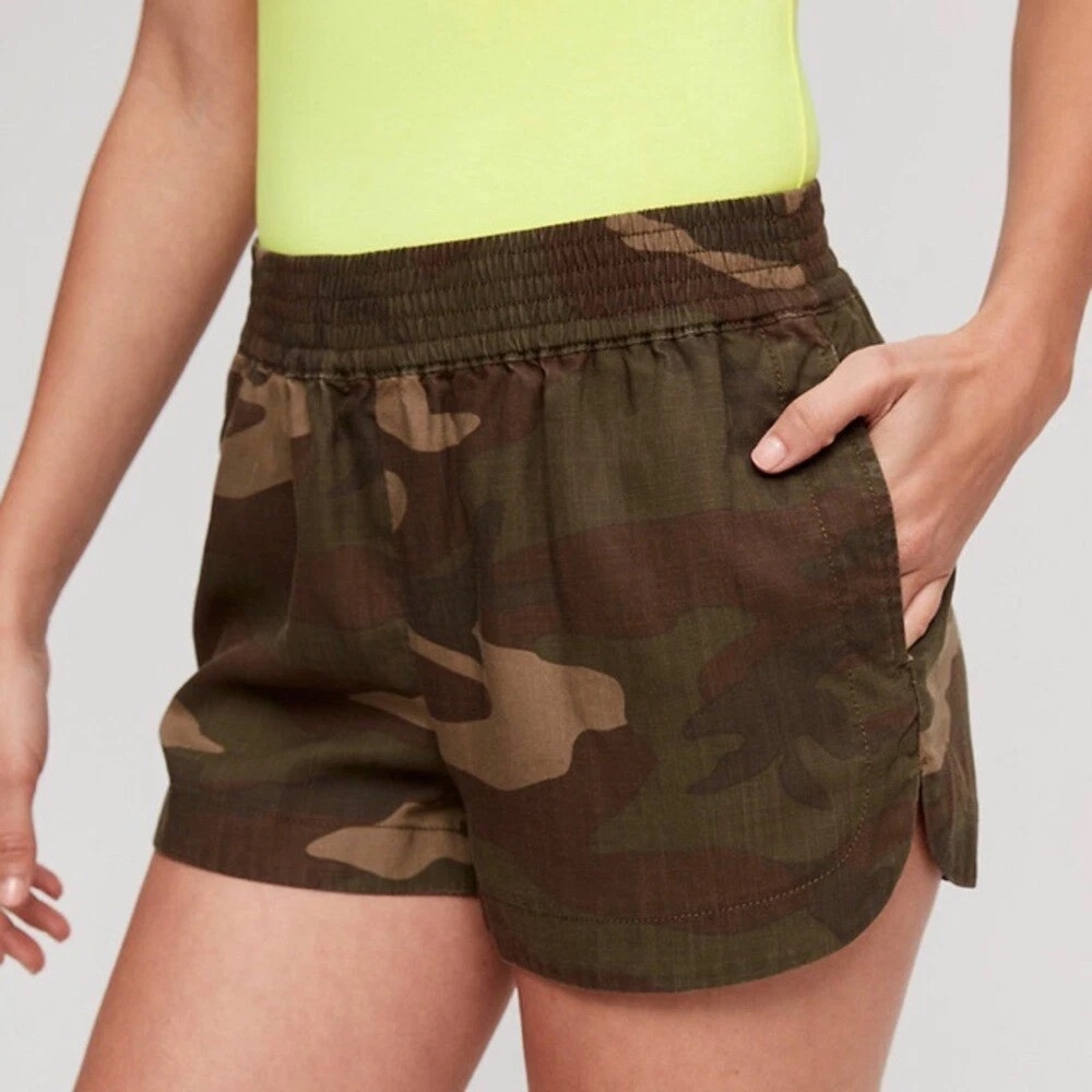 Aritzia Tna Trope Shorts Camo Small